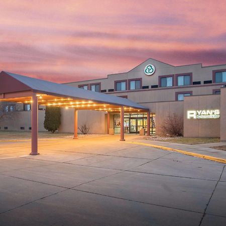 Crossroads Hotel And Huron Event Center Esterno foto